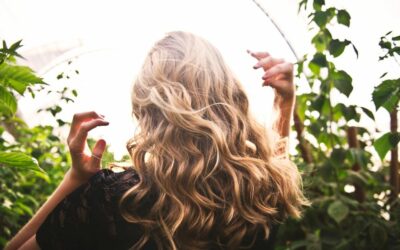 L’huile de coco en soin pour cheveux, une alliée capillaire sous-estimée